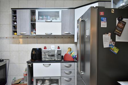 Casa à venda com 140m², 4 quartos e 2 vagas Casa à venda com 140m², 4 quartos e 2 vagasCozinha
