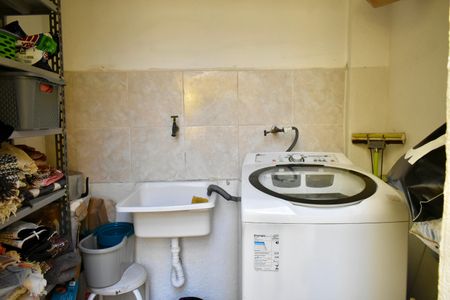 Casa à venda com 140m², 4 quartos e 2 vagas Casa à venda com 140m², 4 quartos e 2 vagasÁrea de Serviço
