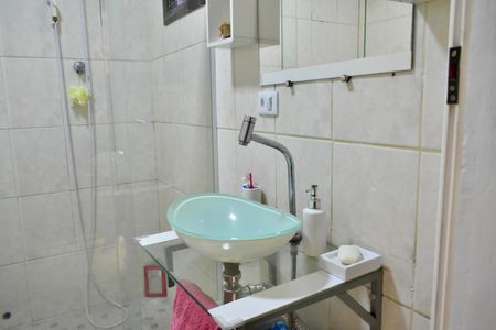 Casa à venda com 140m², 4 quartos e 2 vagas Casa à venda com 140m², 4 quartos e 2 vagasBanheiro Social 2