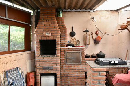 Casa à venda com 140m², 4 quartos e 2 vagas Casa à venda com 140m², 4 quartos e 2 vagasÁrea gourmet