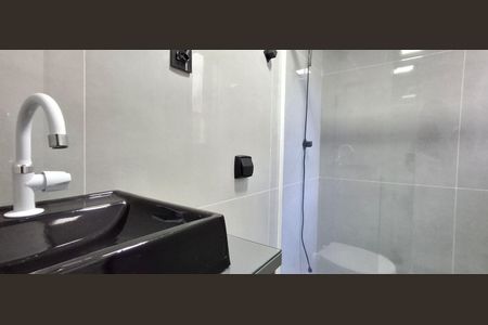 Banheiro da Suíte de apartamento para alugar com 1 quarto, 45m² em Estreito, Florianópolis
