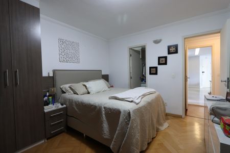 Apartamento à venda com 107m², 3 quartos e 2 vagasQuarto 
