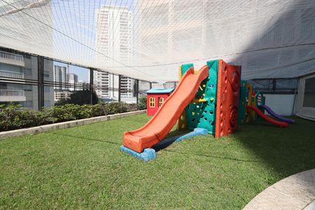 Apartamento à venda com 107m², 3 quartos e 2 vagasÁrea comum - Playground