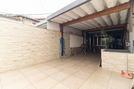 Casa à venda com 130m², 3 quartos e 3 vagas Casa à venda com 130m², 3 quartos e 3 vagasVaranda
