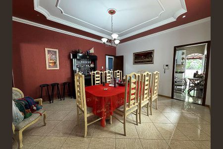 Casa à venda com 242m², 4 quartos e 4 vagasSala de Jantar