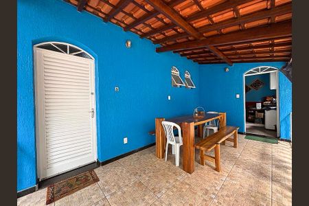 Casa à venda com 242m², 4 quartos e 4 vagasÁrea externa