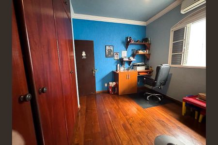 Casa à venda com 242m², 4 quartos e 4 vagasQuarto 3