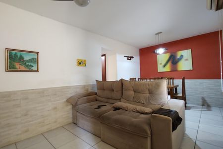 Casa à venda com 170m², 2 quartos e 1 vagaSala