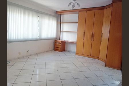 Casa à venda com 267m², 4 quartos e 6 vagas