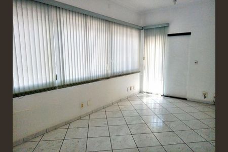 Casa à venda com 267m², 4 quartos e 6 vagas