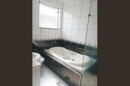 Casa à venda com 267m², 4 quartos e 6 vagas
