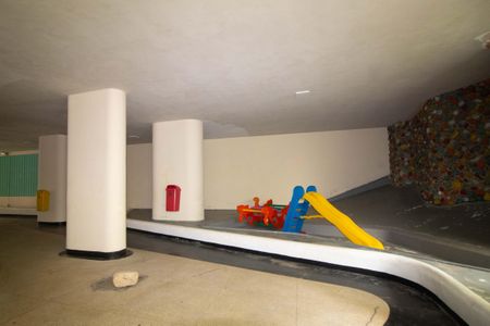 Apartamento à venda com 60m², 1 quarto e sem vagaÁrea comum - Playground