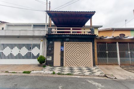 Casa à venda com 100m², 3 quartos e 2 vagas Casa à venda com 100m², 3 quartos e 2 vagasFachada
