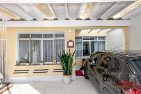 Casa à venda com 179m², 4 quartos e 3 vagas Casa à venda com 179m², 4 quartos e 3 vagasGaragem