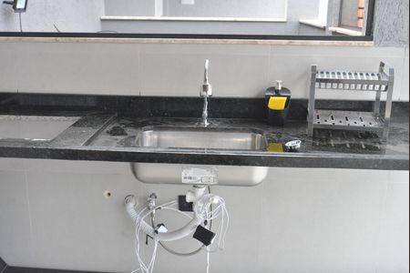 Casa à venda com 180m², 2 quartos e 2 vagasCobertura