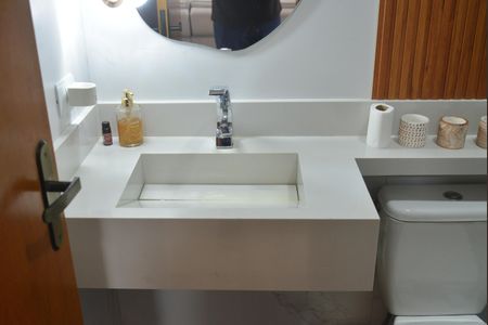 Casa à venda com 180m², 2 quartos e 2 vagasBanheiro