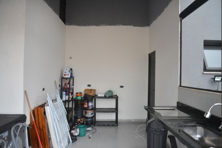 Casa à venda com 180m², 2 quartos e 2 vagasCobertura