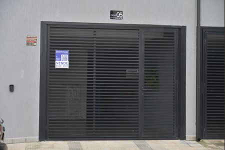 Casa à venda com 180m², 2 quartos e 2 vagasPlaca