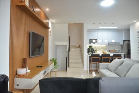 Casa à venda com 180m², 2 quartos e 2 vagasSala