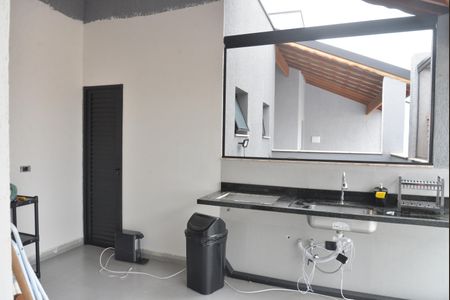 Casa à venda com 180m², 2 quartos e 2 vagasCobertura