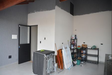 Casa à venda com 180m², 2 quartos e 2 vagasCobertura