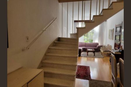 Casa de condomínio à venda com 360m², 2 quartos e 2 vagas