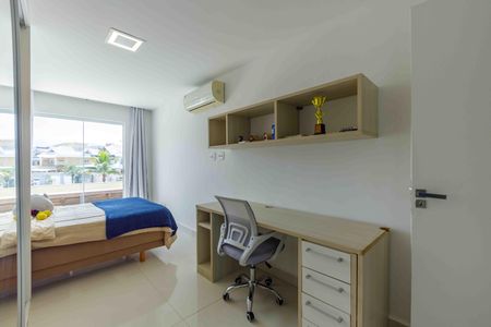 Casa de condomínio para alugar com 300m², 5 quartos e 3 vagas Casa de condomínio para alugar com 300m², 5 quartos e 3 vagasSuíte 2