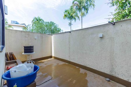 Casa de condomínio para alugar com 300m², 5 quartos e 3 vagas Casa de condomínio para alugar com 300m², 5 quartos e 3 vagasÁrea de Serviço