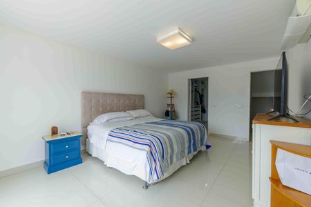 Casa de condomínio para alugar com 300m², 5 quartos e 3 vagas Casa de condomínio para alugar com 300m², 5 quartos e 3 vagasSuíte 1