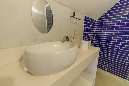 Casa de condomínio para alugar com 300m², 5 quartos e 3 vagas Casa de condomínio para alugar com 300m², 5 quartos e 3 vagasBanheiro da Suíte 4