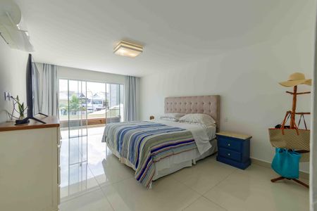 Casa de condomínio para alugar com 300m², 5 quartos e 3 vagas Casa de condomínio para alugar com 300m², 5 quartos e 3 vagasSuíte 1