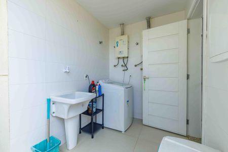 Casa de condomínio para alugar com 300m², 5 quartos e 3 vagas Casa de condomínio para alugar com 300m², 5 quartos e 3 vagasÁrea de Serviço