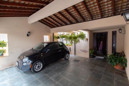 Casa à venda com 278m², 4 quartos e 4 vagasGaragem