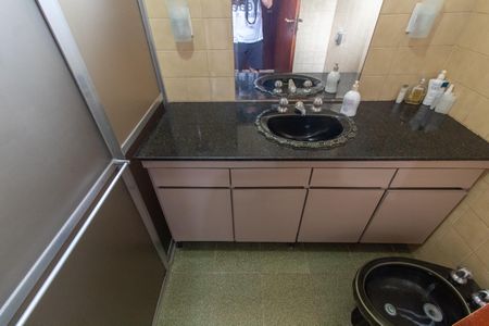 Casa à venda com 278m², 4 quartos e 4 vagasBanheiro Social