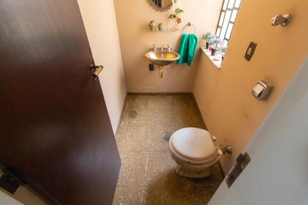 Casa à venda com 278m², 4 quartos e 4 vagasLavabo