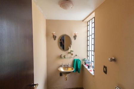 Casa à venda com 278m², 4 quartos e 4 vagasLavabo