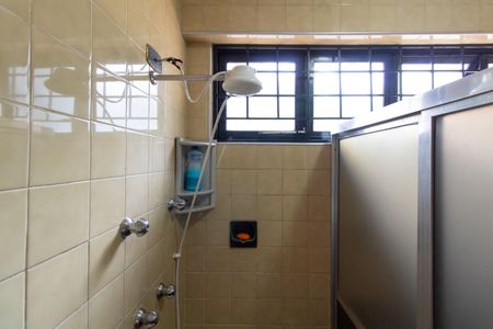 Casa à venda com 278m², 4 quartos e 4 vagasBanheiro Social