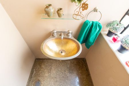 Casa à venda com 278m², 4 quartos e 4 vagasLavabo