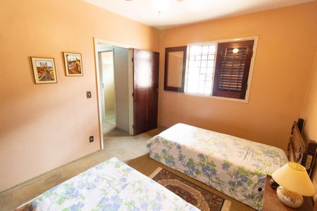 Casa à venda com 278m², 4 quartos e 4 vagasQuarto 3