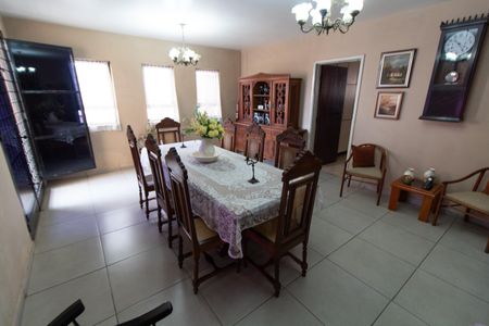 Casa à venda com 278m², 4 quartos e 4 vagasCopa