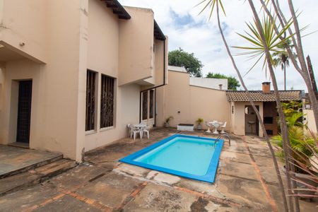 Casa à venda com 278m², 4 quartos e 4 vagasÁrea Externa