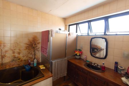 Casa à venda com 278m², 4 quartos e 4 vagasBanheiro da Suíte