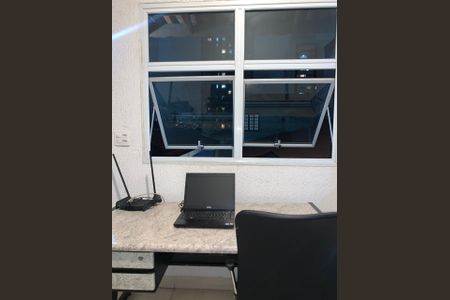 Casa à venda com 158m², 3 quartos e 2 vagas Casa à venda com 158m², 3 quartos e 2 vagasEscritório