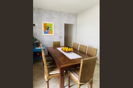 Casa à venda com 158m², 3 quartos e 2 vagas Casa à venda com 158m², 3 quartos e 2 vagasSala de Jantar