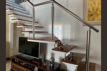Casa à venda com 158m², 3 quartos e 2 vagas Casa à venda com 158m², 3 quartos e 2 vagasSala