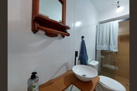 Casa à venda com 180m², 4 quartos e 2 vagas Casa à venda com 180m², 4 quartos e 2 vagasBanheiro da Edícula