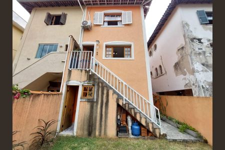 Casa à venda com 180m², 4 quartos e 2 vagas Casa à venda com 180m², 4 quartos e 2 vagasQuintal
