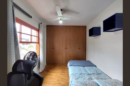 Casa à venda com 180m², 4 quartos e 2 vagas Casa à venda com 180m², 4 quartos e 2 vagasQuarto 1
