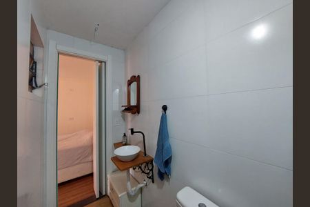 Casa à venda com 180m², 4 quartos e 2 vagas Casa à venda com 180m², 4 quartos e 2 vagasBanheiro da Edícula