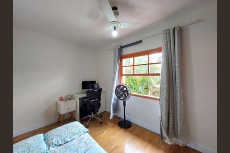 Casa à venda com 180m², 4 quartos e 2 vagas Casa à venda com 180m², 4 quartos e 2 vagasQuarto 1